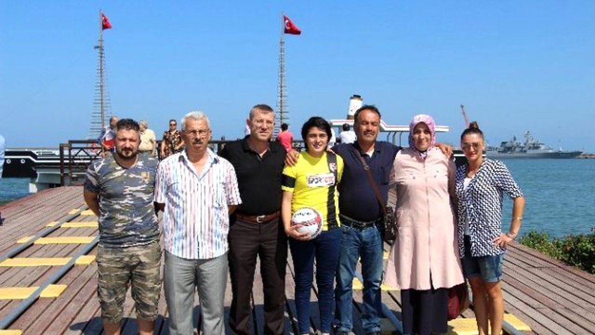 4 Ay Önce Futbola Başlayan Hilal, Milli Takım\'a Çağrıldı