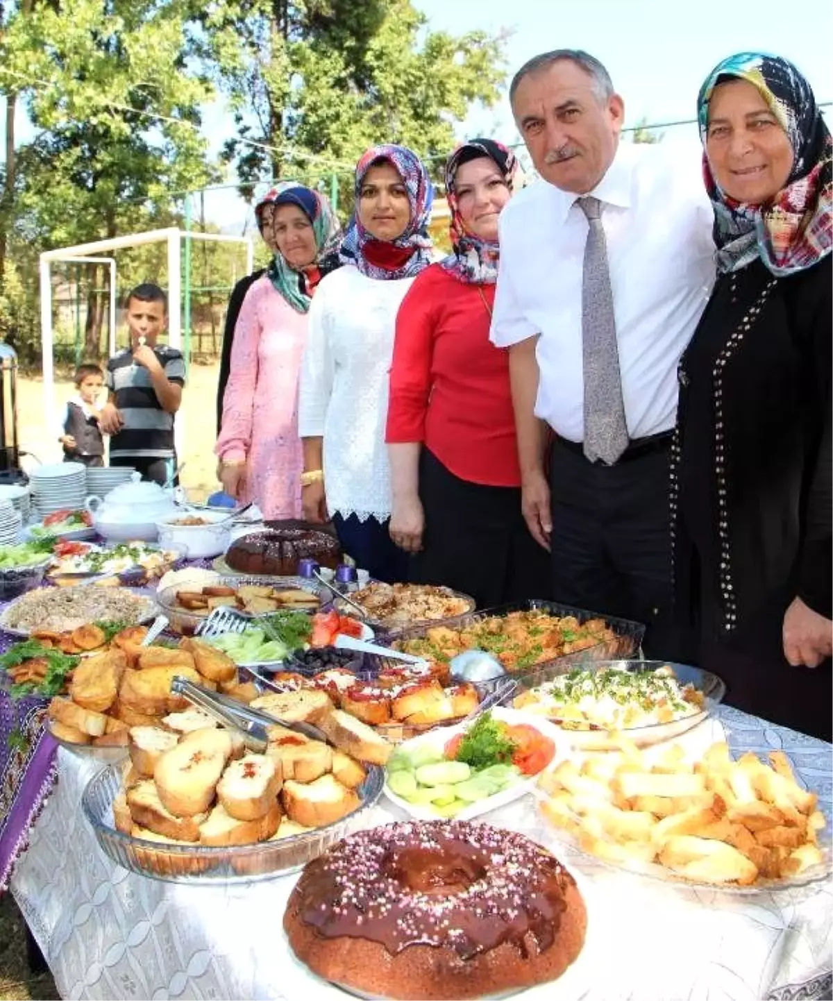 Bayat Ekmeklere Tat Kattılar