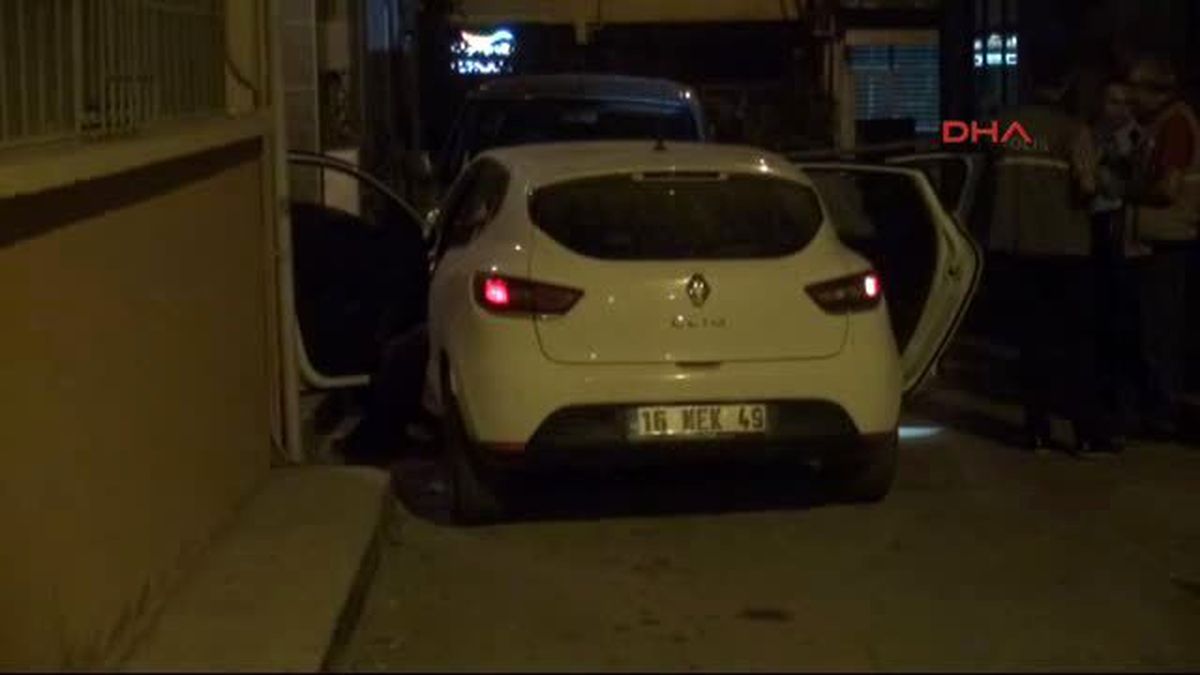 Bursa Otomobil Sürücüsünü Öldürdü, Araç Durunca İnerek Kaçtı