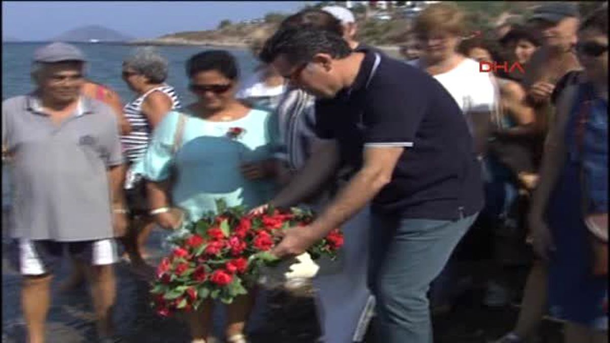 Cloves, Wreaths Left Where Aylan Kurdi Washed Ashore