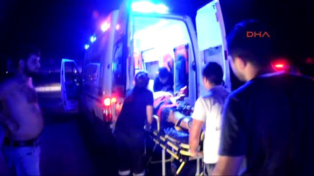 Didim - Otomobil İstinat Duvarına Çarptı 2 Yaralı