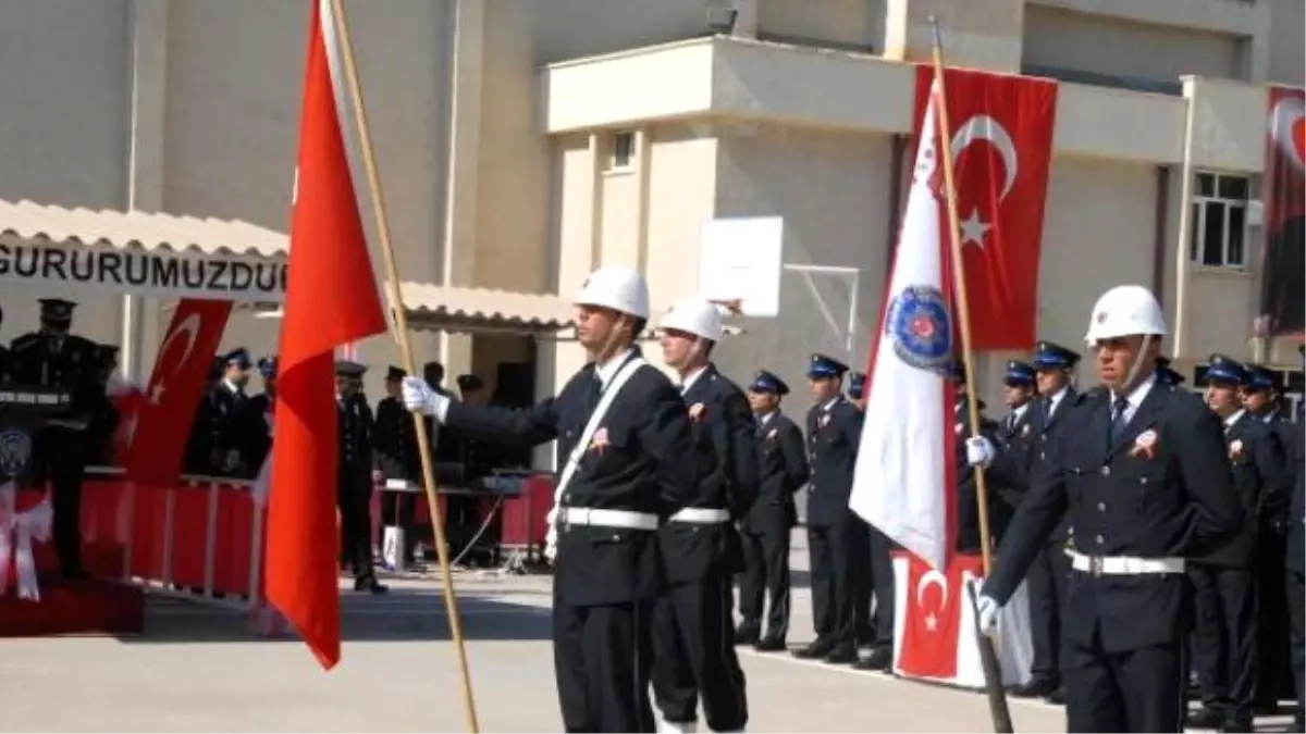 Diyarbakır\'da 839 Polis Adayı Mezun Oldu