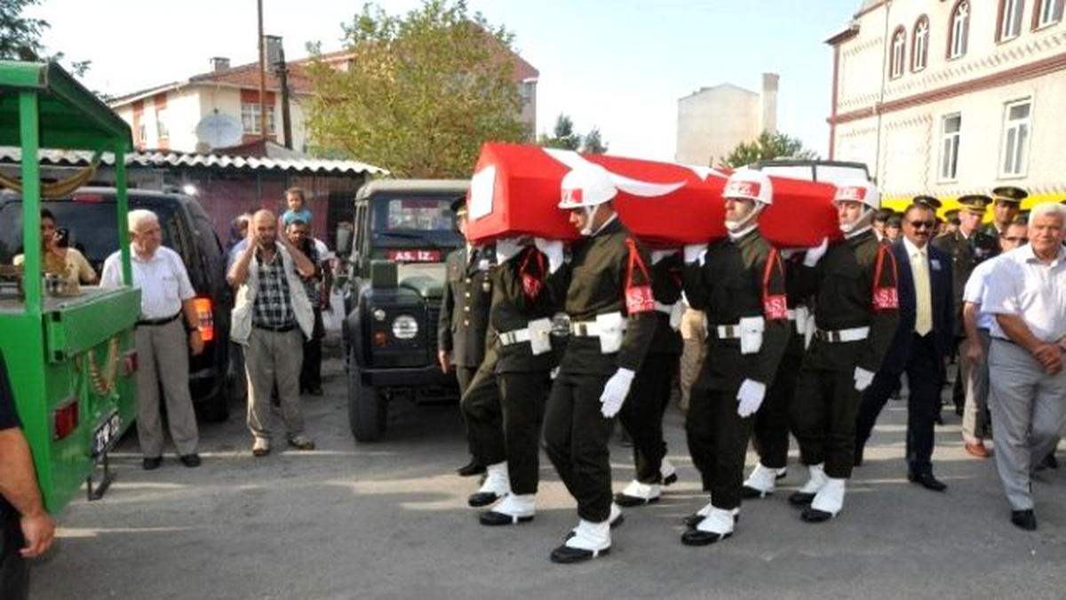 Kıbrıs Gazisi, Askeri Törenle Son Yolculuğuna Uğurlandı