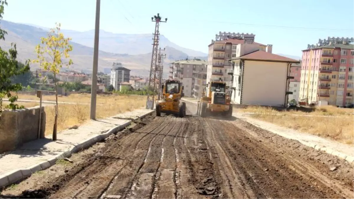 M. Asım Köksal Mahallesinde Parke Yapımı