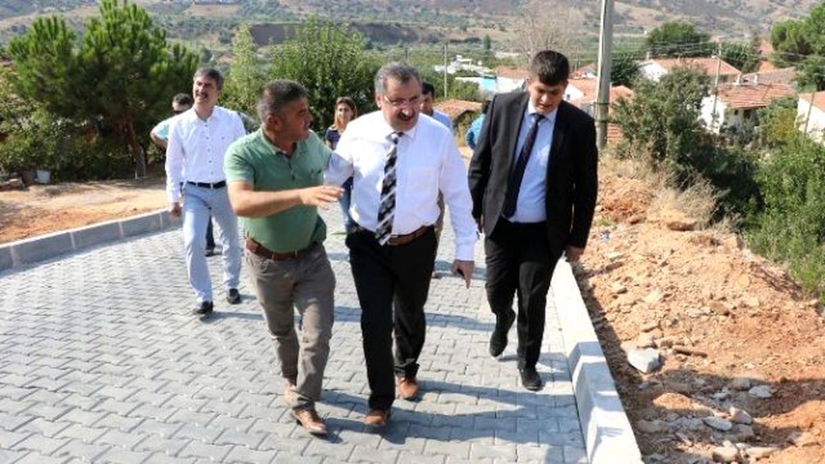 Memiş, Çepnibektaş Mahallesi\'ndeki Çalışmaları İnceledi