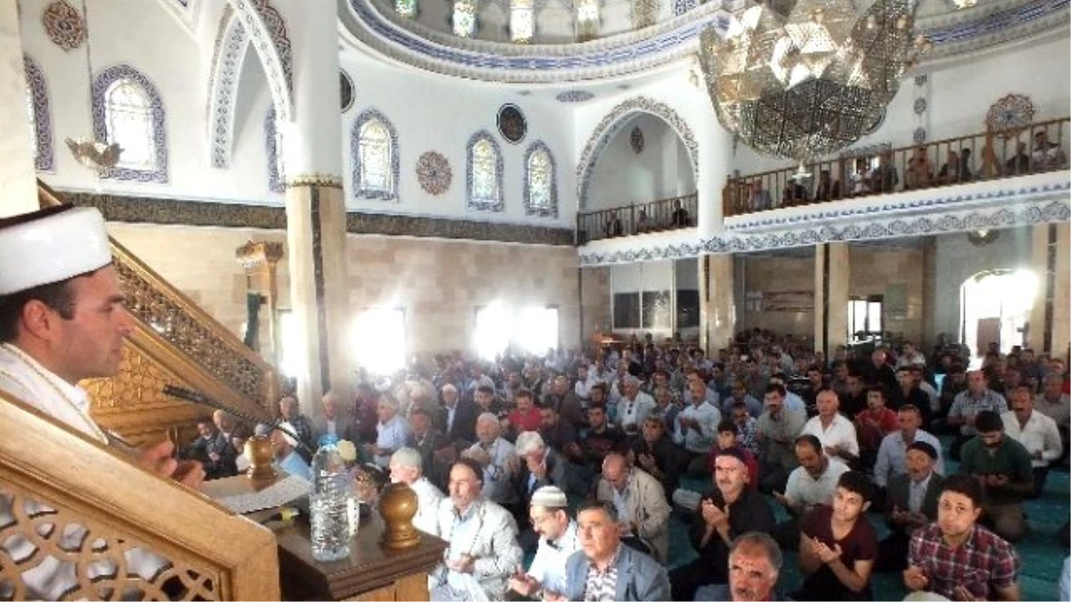 Merkez Cami Onarılarak İbadete Açıldı