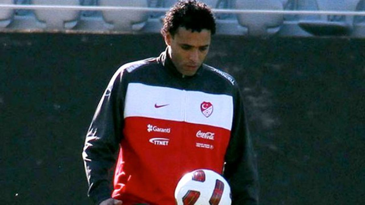 Pierre van Hooijdonk: Van der Wiel'i Oynatmayın