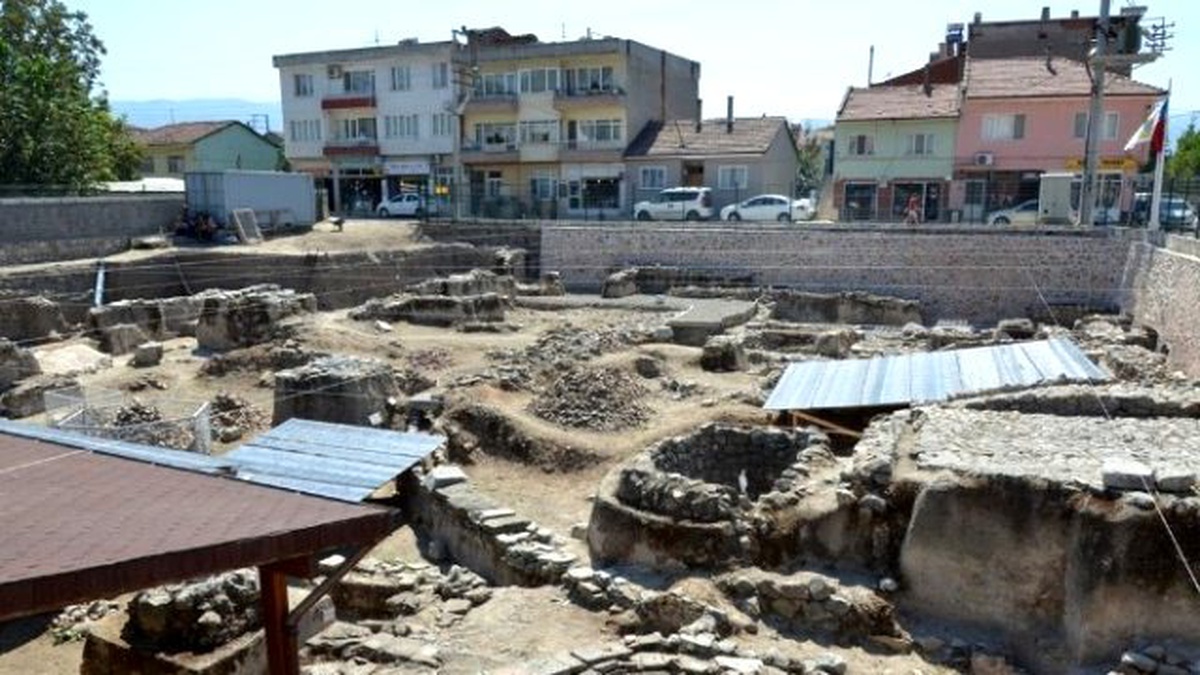 Sargın ve Altepe İznik Çini Fırınlarında Ki Kazı Çalışmalarını İnceledi