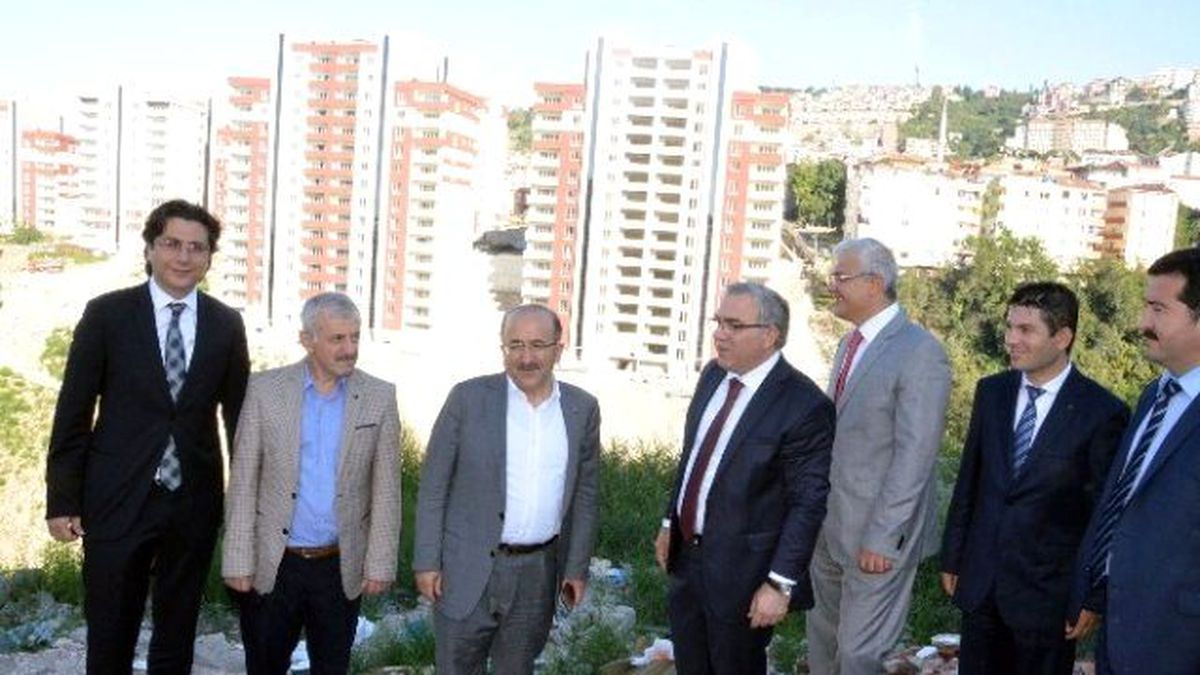 TOKİ Başkanı Turan, Trabzon\'daki Kentsel Dönüşüm Çalışmalarını İnceledi