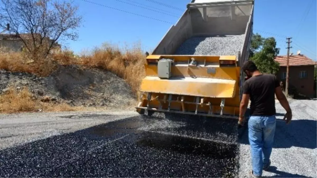 Yol Yapım Çalışmaları Devam Ediyor