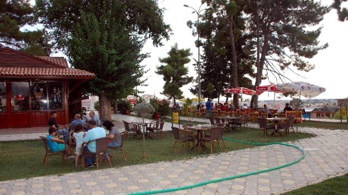 Adıyaman Kalesi\'ne Vatandaşlardan Yoğun İlgi