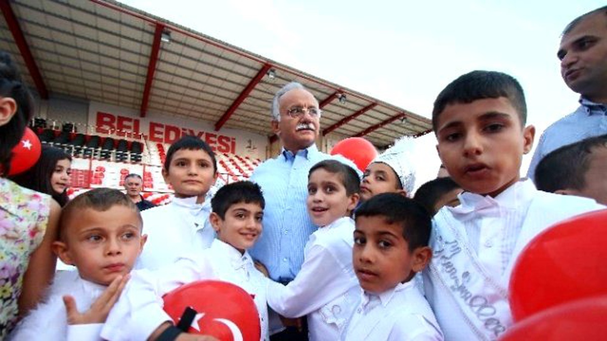 Bayraklı Belediyesi\'nden Coşkulu Sünnet