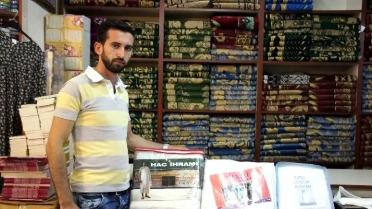 Hac ve Umre Malzemeleri Satan Esnaf Memnun