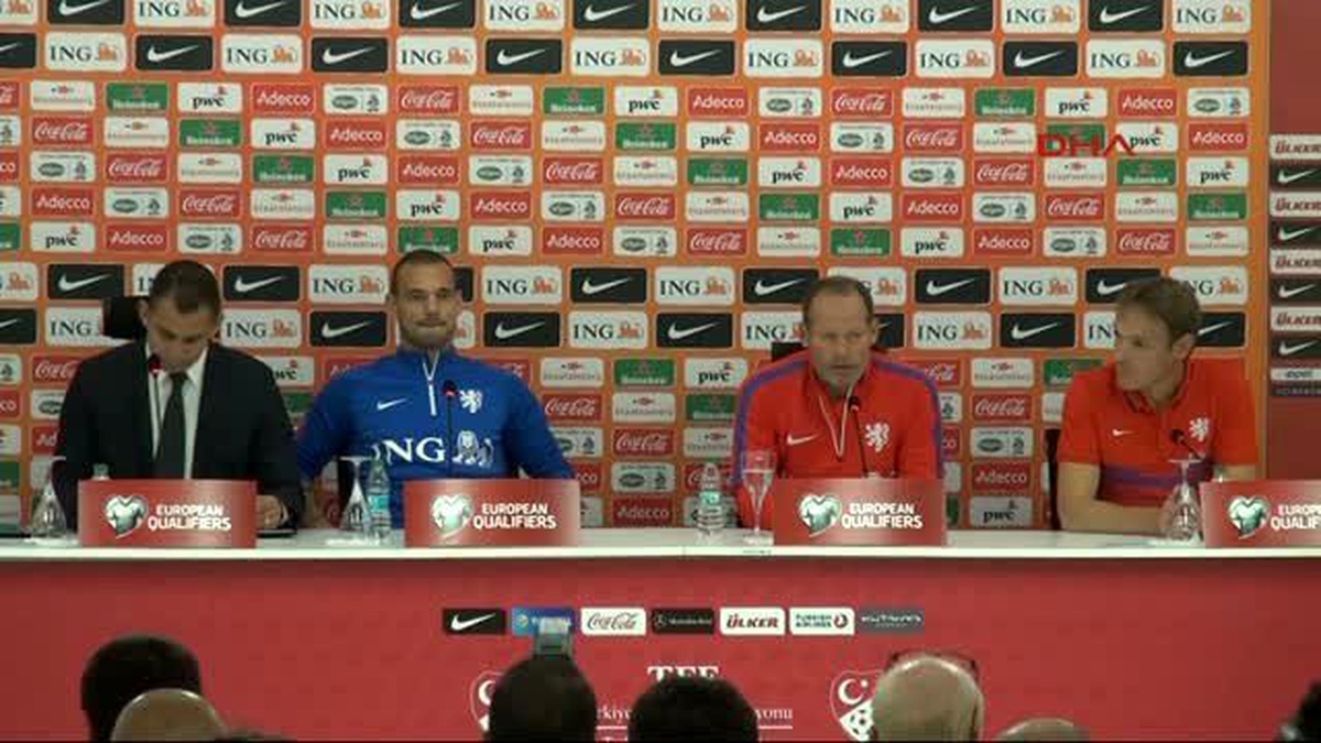 Hollanda Milli Takımı Teknik Direktörü Danny Blind Dünya Kupası\'nı Üçüncü Bitiren Takım Olarak Kötü...