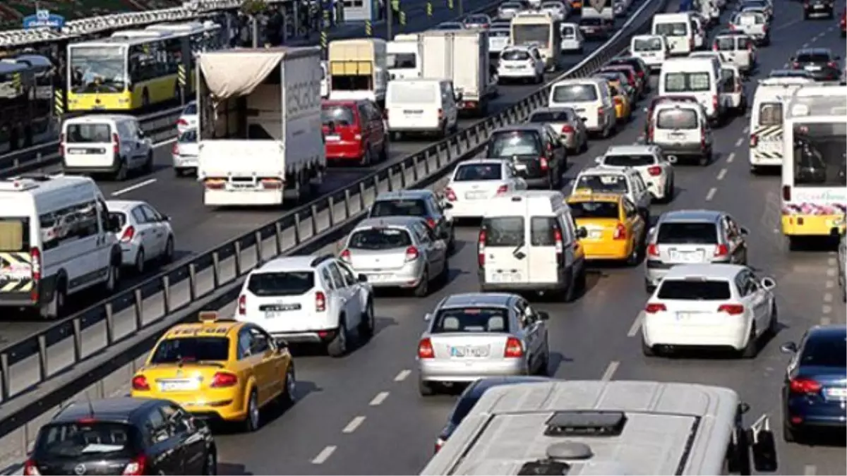 İstanbul\'da Yarın Bazı Yollar Trafiğe Kapatılacak