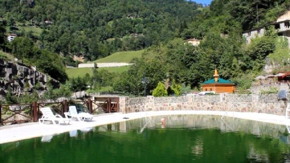 Rize\'de Hastalar Şifayı Termal Suda Buldu