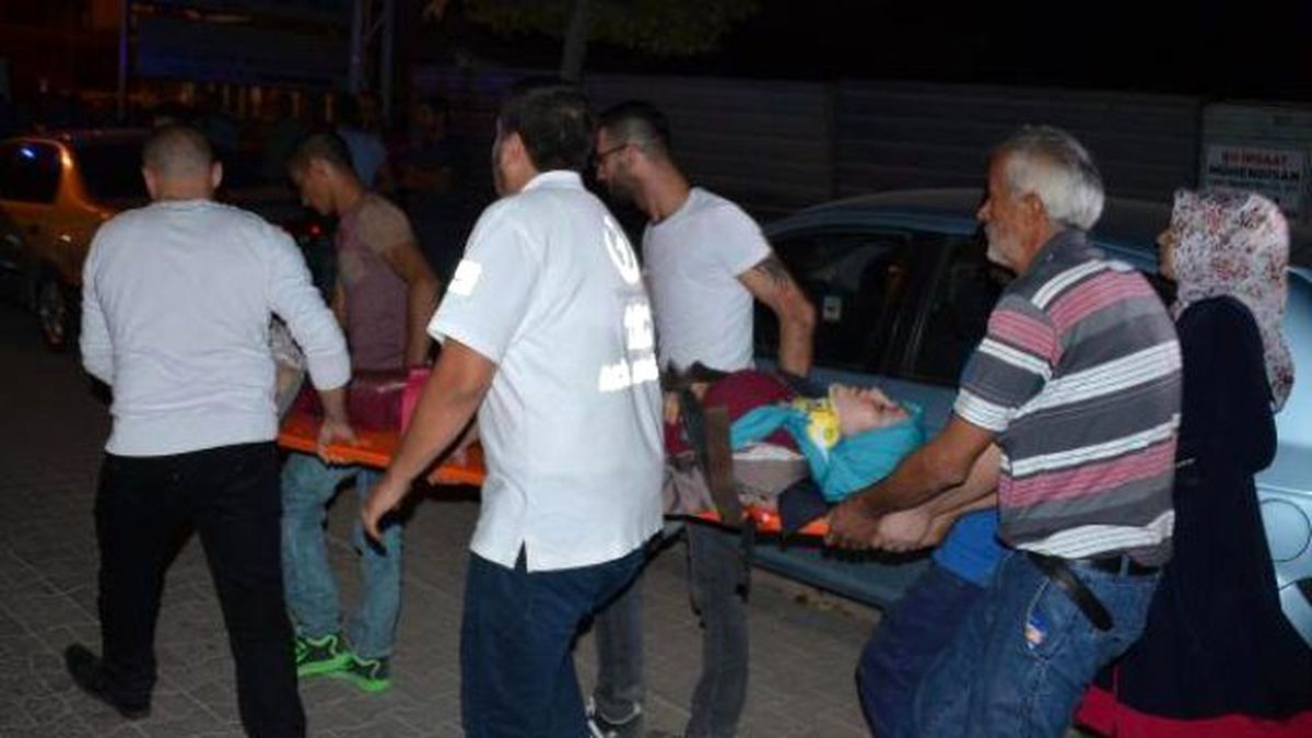 İnşaat Alanından Geçen Genç Kız, Çukura Yuvarlandı!
