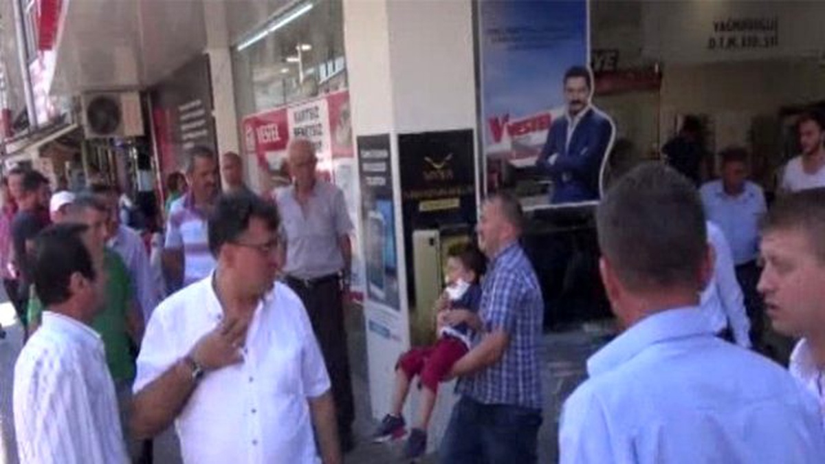 Aniden Yola Atlayan Çocuğa Otomobil Çarptı