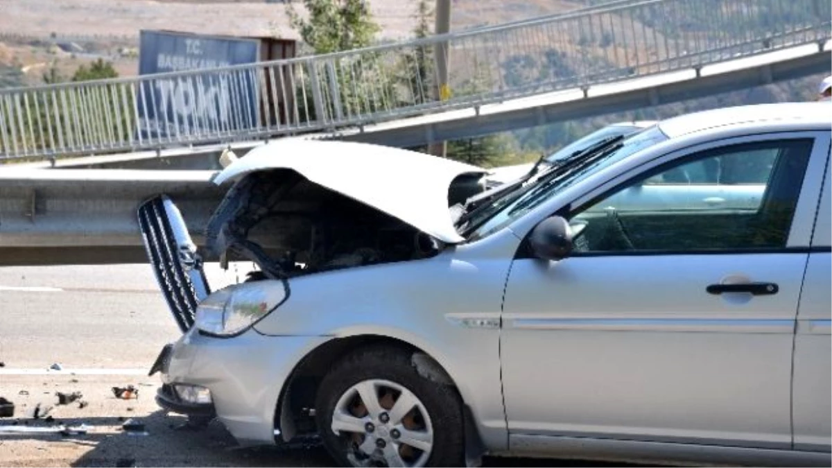 Bilecik\'te Polis Aracı Kaza Yaptı: 1 Yaralı