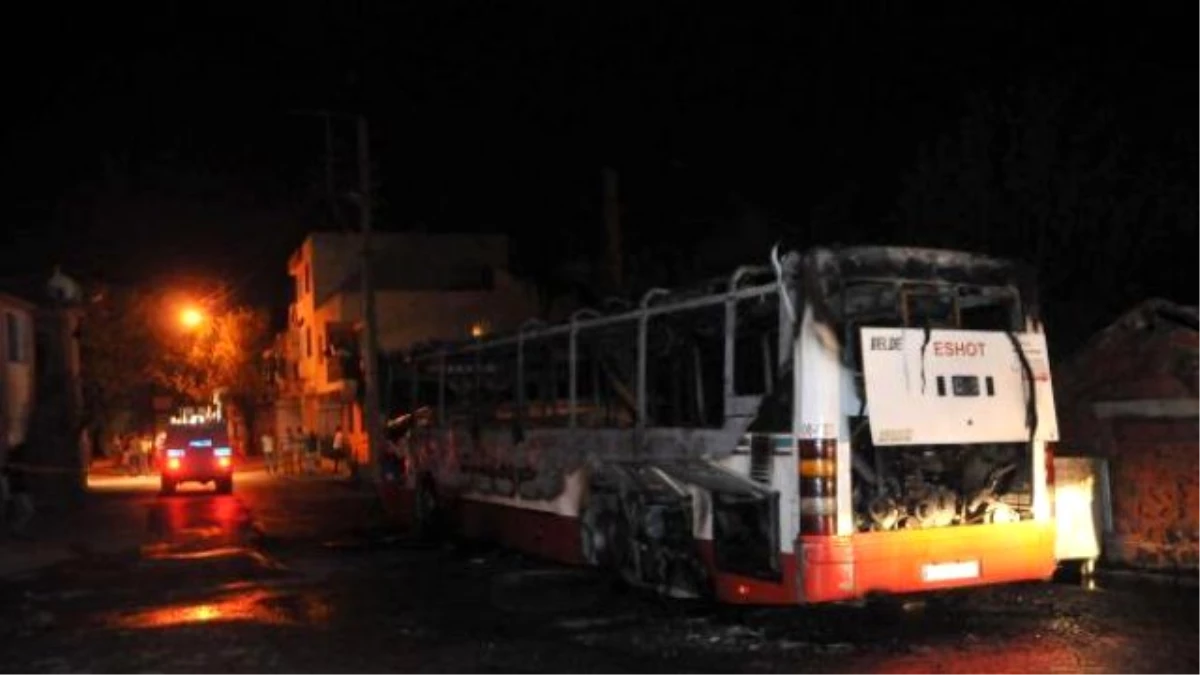 Durdurdukları Otobüsü Benzin Dökerek Yaktılar