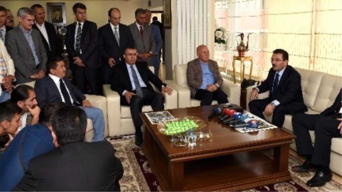 İçişleri Bakanı Altınok, Başkan Sekmen\'i Ziyaret Etti