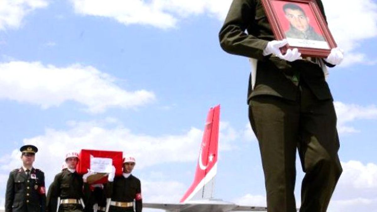 Öldürülen PKK'lı, Şehit Askerin Yanına Defnedilecek