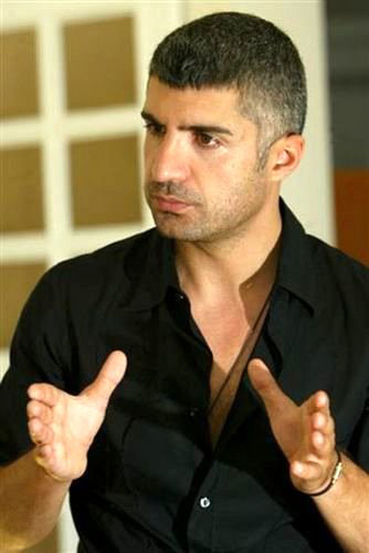 Özcan Deniz'in Kendisinden 21 Yaş Küçük Sevgilisi Ortaya Çıktı