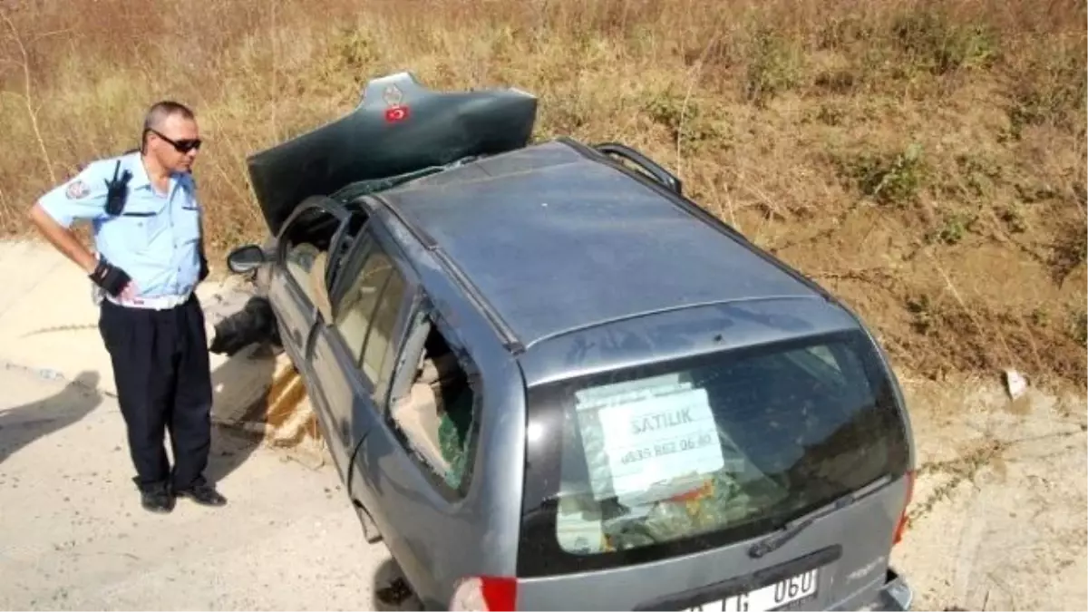 Tekirdağ\'da Otomobil Yoldan Çıktı: 1 Ağır Yaralı