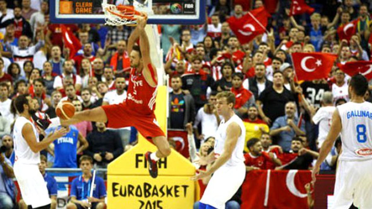 Türkiye Basketbol Takımı'na Övgü Yağıyor