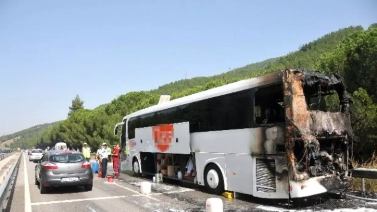 Yolcu Otobüsü Alev Aldı