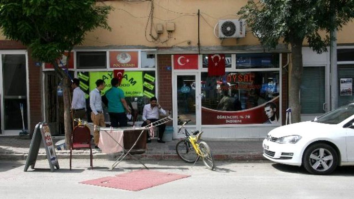 Afyonkarahisar\'da Esnaf ve Vatandaşlardan Teröre Tepki