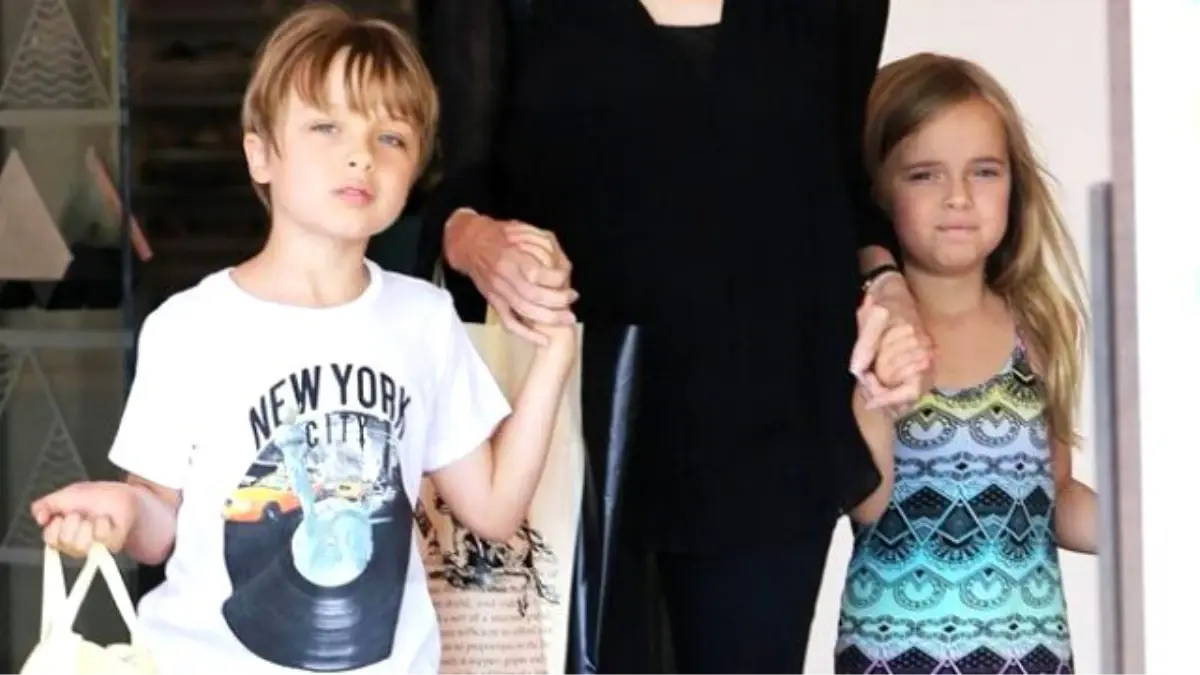 Angelina Jolie ve Brad Pitt\'in İkizleri Büyüdü