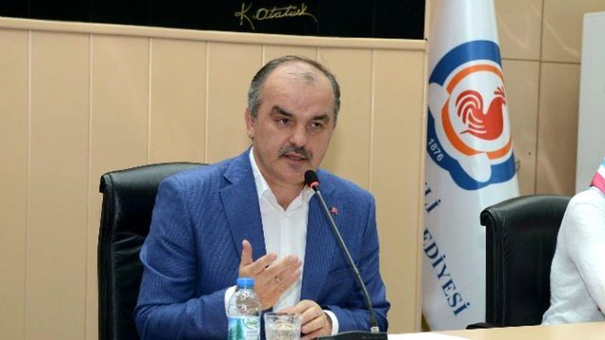 Başkan Gürlesin\'den Öğrencilere Eğitim Seti