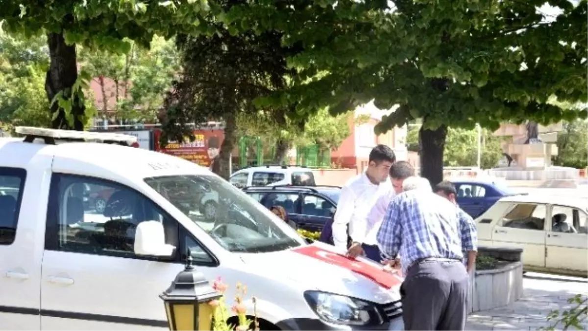 Belediye Araçları \'Bayrak\' ile Donatıldı