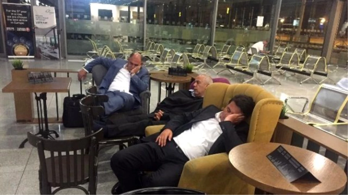 Borajet Rötar Yaptı, Adana Ekibi Varna Havaalanında Sabahladı