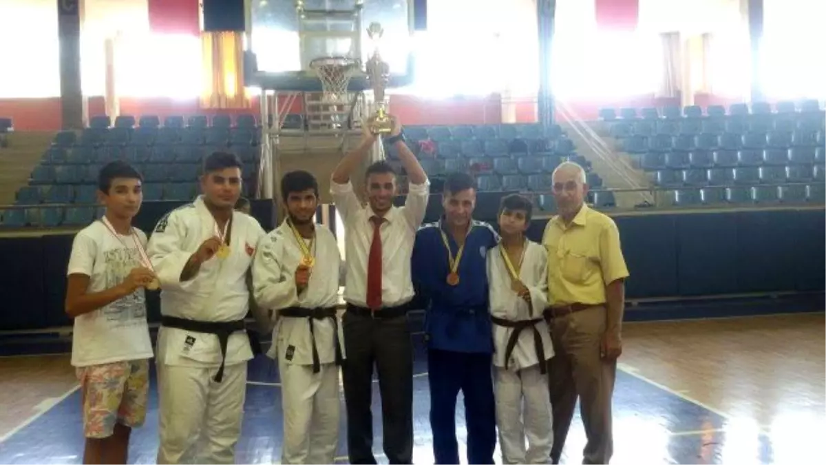 Büyükşehir Belediyesi Judo Takımı Dereceyle Döndü