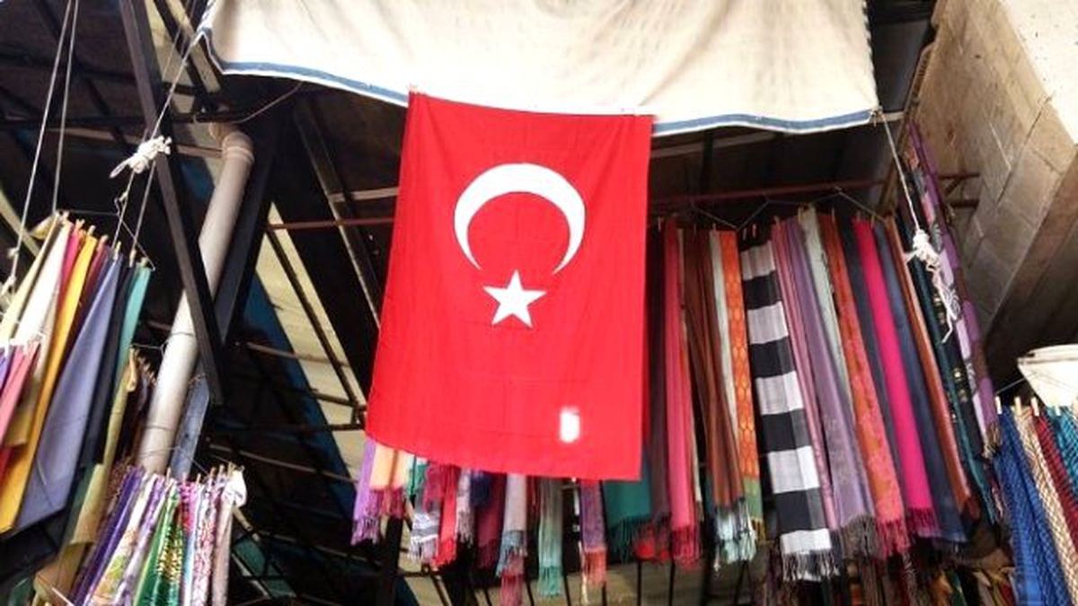 Çarşı Esnafından Dağlıca Saldırısına Bayraklı Tepki