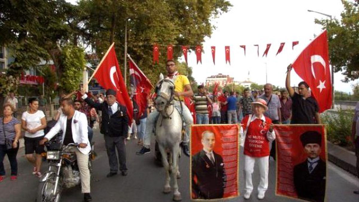 Edirne\'de 2 Bin Kişilik Terör Yürüyüşü