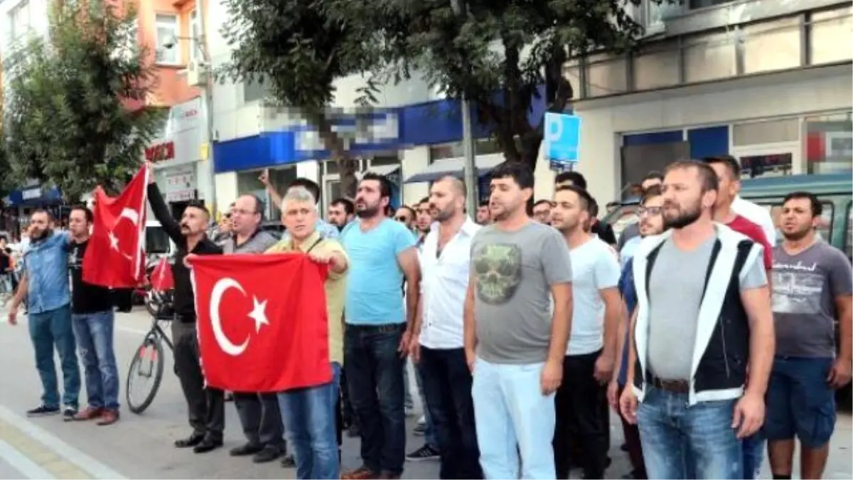 Eskişehir\'de Hdp İl Binası Önünde Terör Protestosu