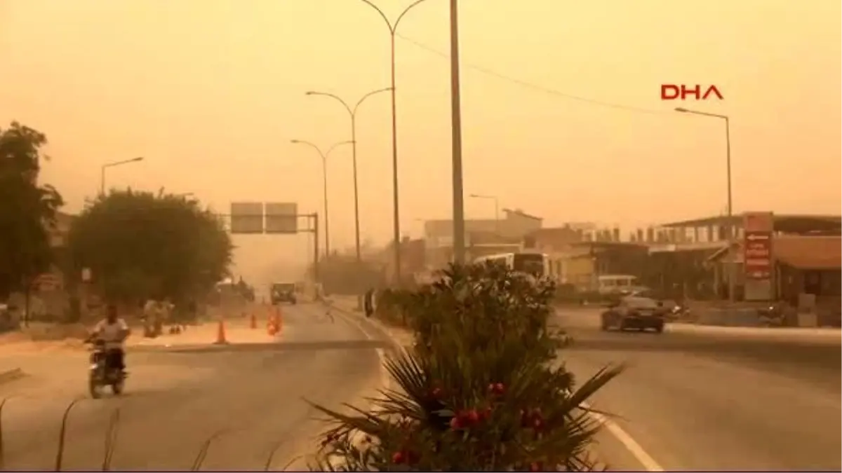 Hatay, Suriye Üzerinden Gelen Toz Bulutlu Altında Kaldı