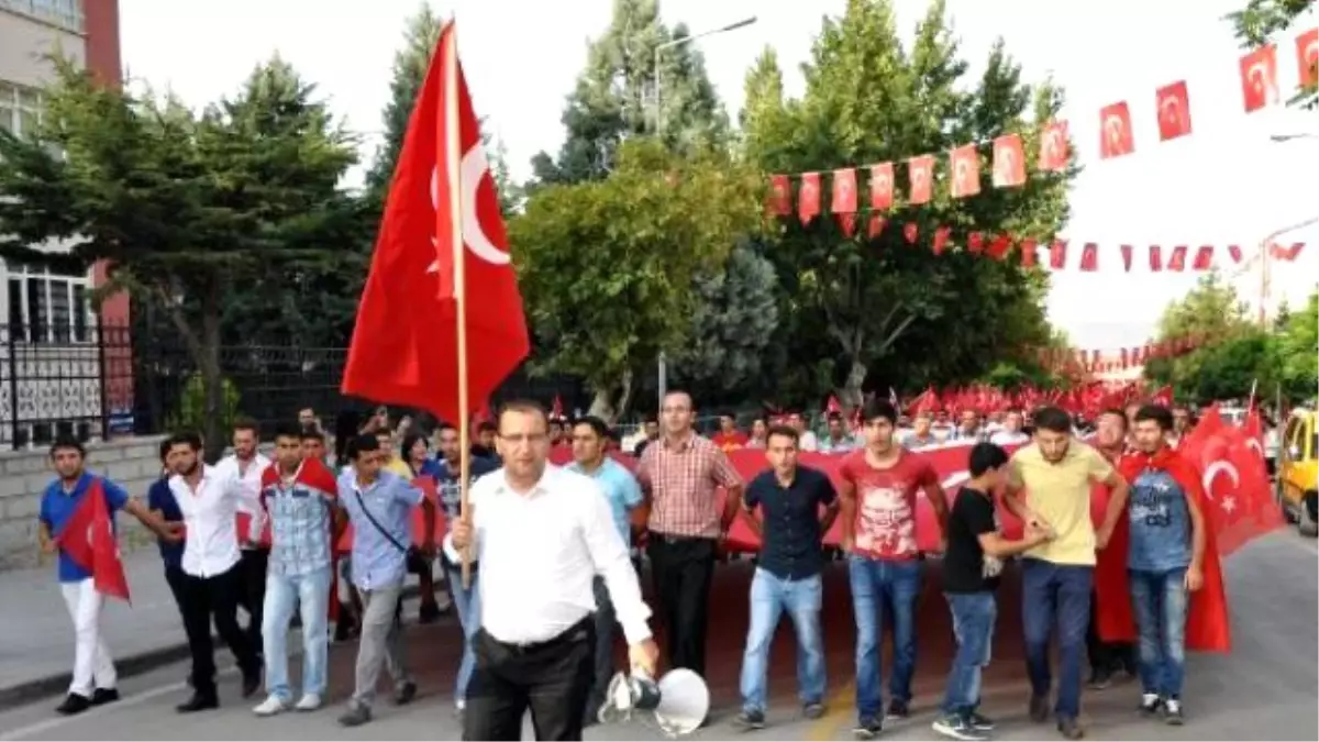 Isparta\'da Teröre Tepki Yürüyüşü