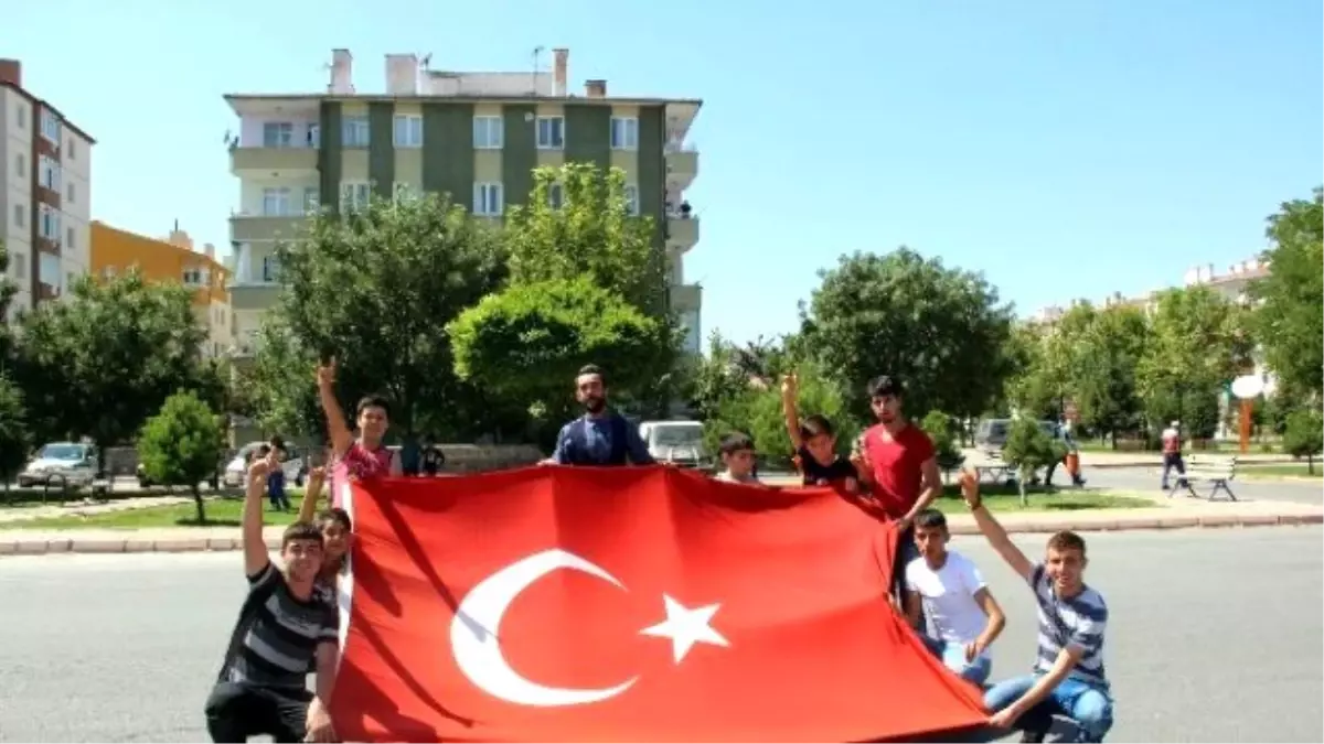 Kayserili Gençlerden Terör Protestosu