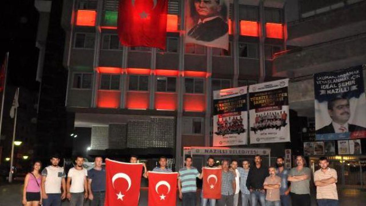 Nazilli\'de Terörü Kınamak İçin Toplandılar