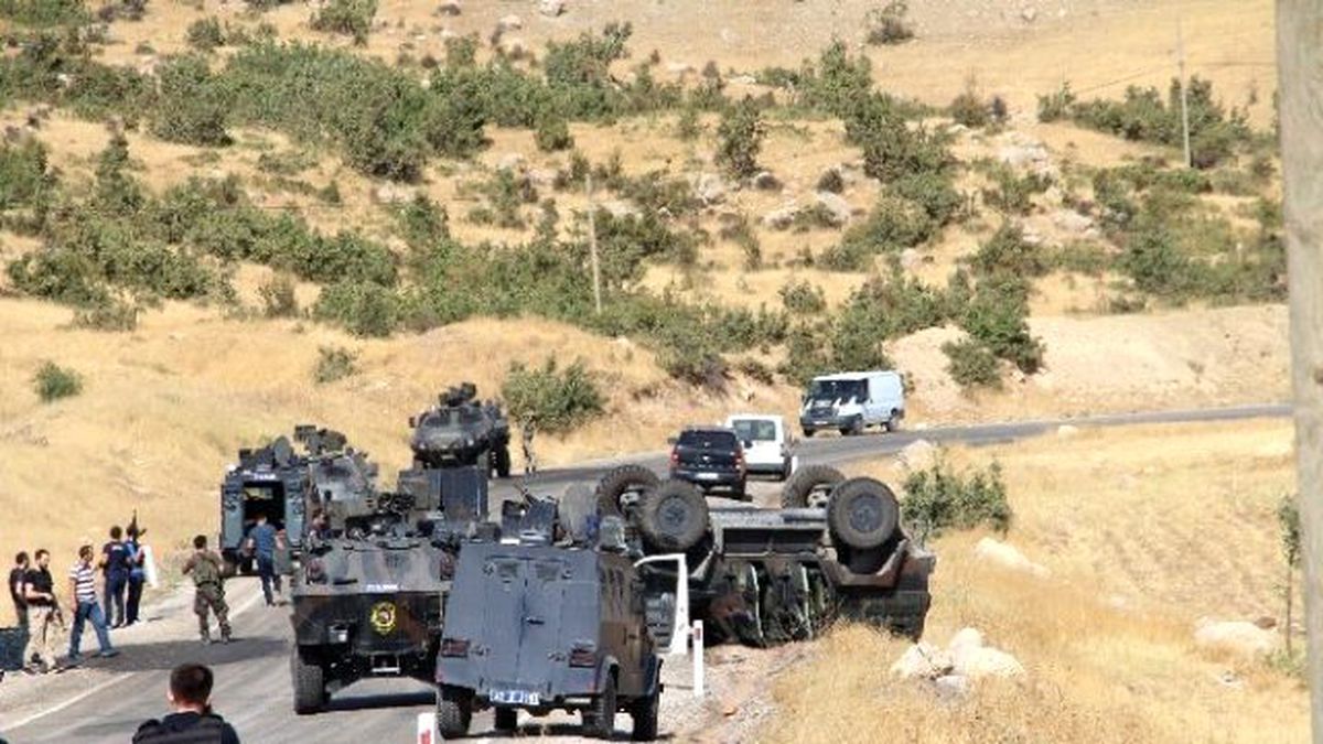 Şırnak\'ta Trafik Kazası: 2 Polis Yaralı
