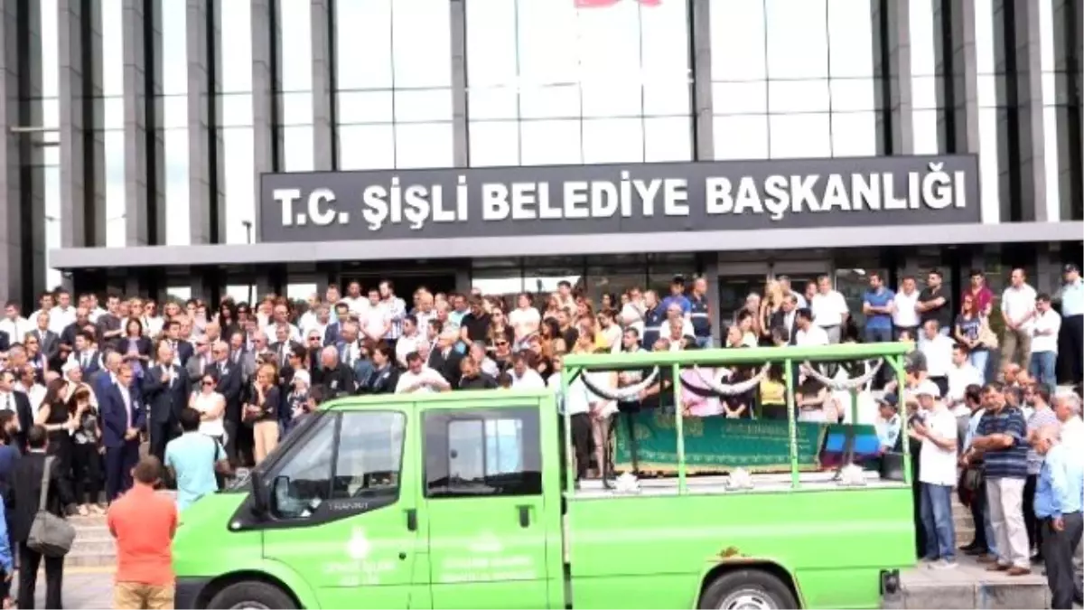 Şişli Belediye Başkanı İnönü\'nün Danışmanı Son Yolculuğuna Uğurlandı