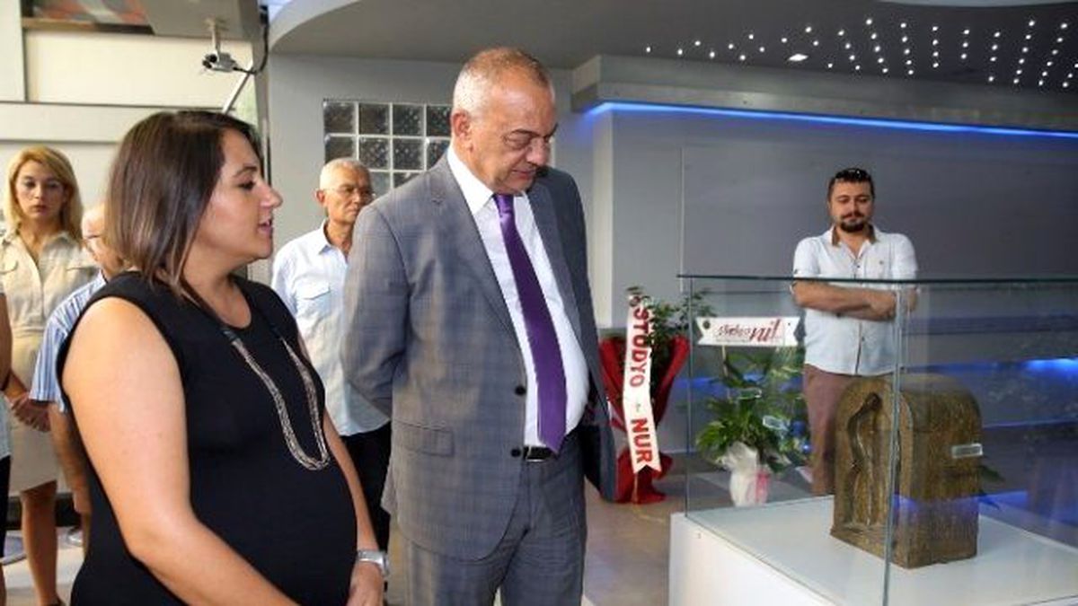 Taşlarla Vücut Bulan İnsan