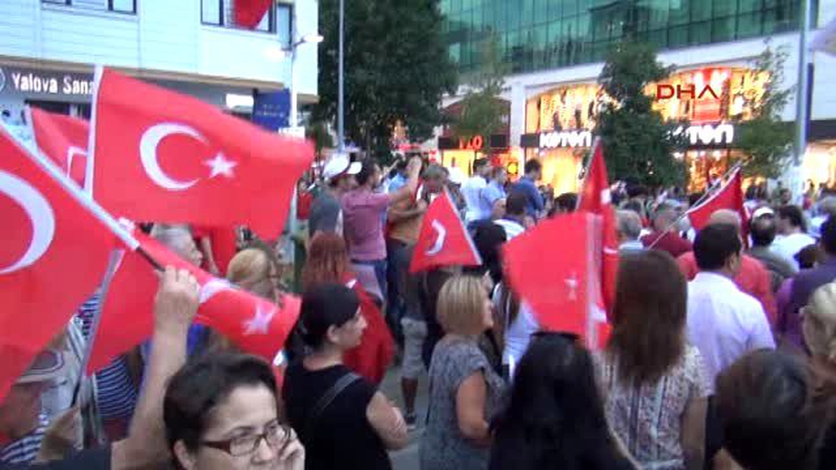 Yalova?da Düzenlenen Yürüyüşle Dağlıca?daki Terör Saldırısı Protesto Edildi
