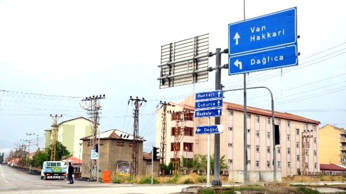 Yüksekova\'da Hava Hareketliliği Sürüyor