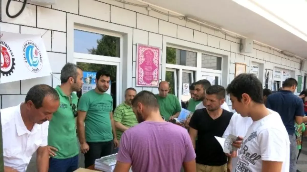 Yurt Dışındaki Şehitliğe Uşaklılar Sahip Çıktı