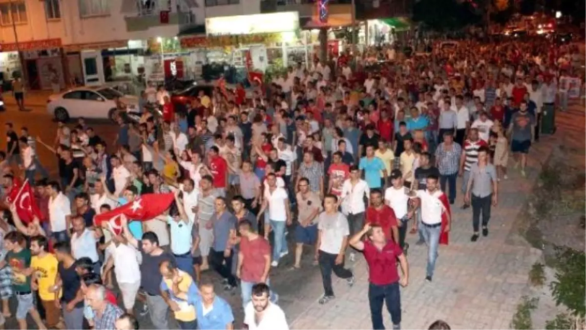 Alanya\'da Teröre Tepki Yürüyüşü \'Bizi Tekrar Askere Alın\' Çağrısı